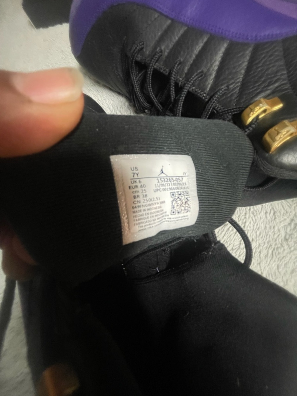 Jordan 12 Black & Purple 7Y shoes - USED - Picture 5 of 5